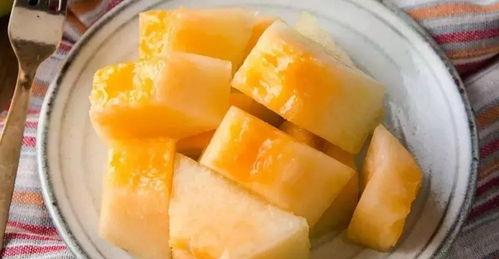 吃蜂蜜蜜瓜,蜂蜜蜜瓜的完美融合之旅