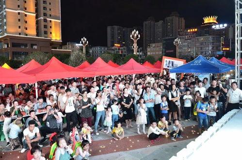 吃瓜现场气氛图片,吃瓜群众围观大事件